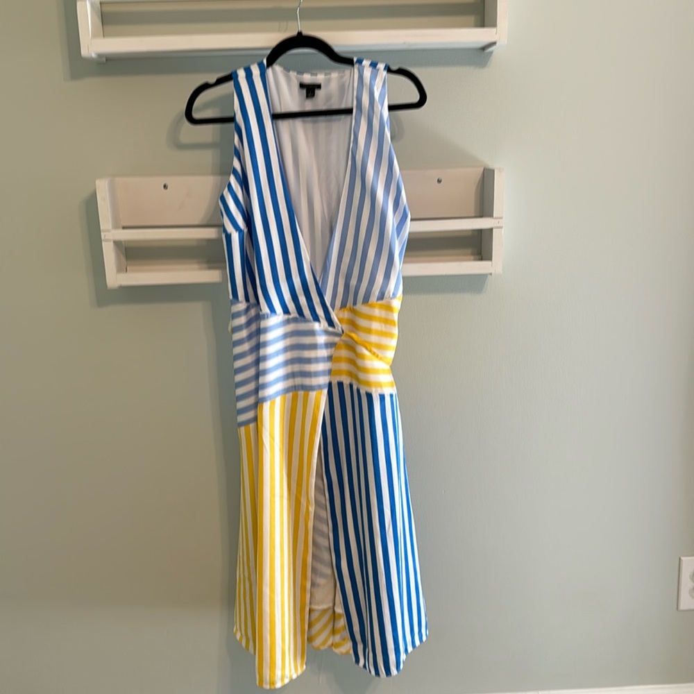 Ann Taylor midi wrap dress size 6.